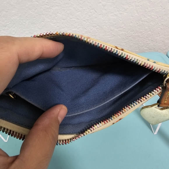 Vintage Dooney & Bourke Wristlet with Rainbow Zipper - Picture 8 of 8